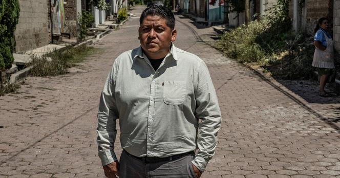 Alejandro Juarez is back in Mexico. U.S. immigration officials acknowledge that they had made a mistake when they suddenly deported him to his homeland. Alejandro Juarez is back in Mexico. U.S. immigration officials acknowledge that they had made a mistake when they suddenly deported him to his homeland.