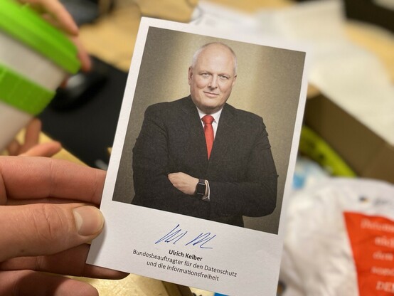 Eine Autogrammkarte von BfdI Dr. Ulrich Kelber. 