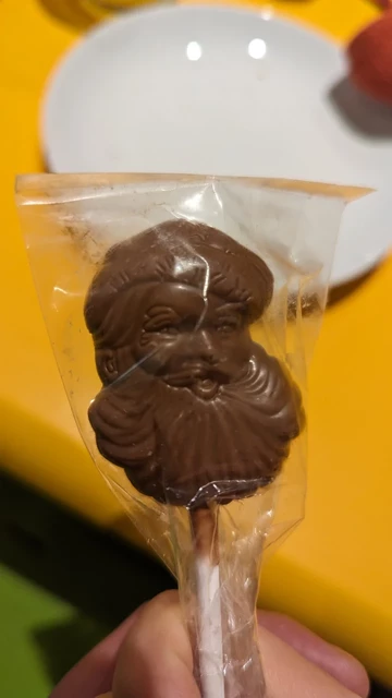 Ein Schokololli mit dem Gesicht eines bärtigen Mannes.
