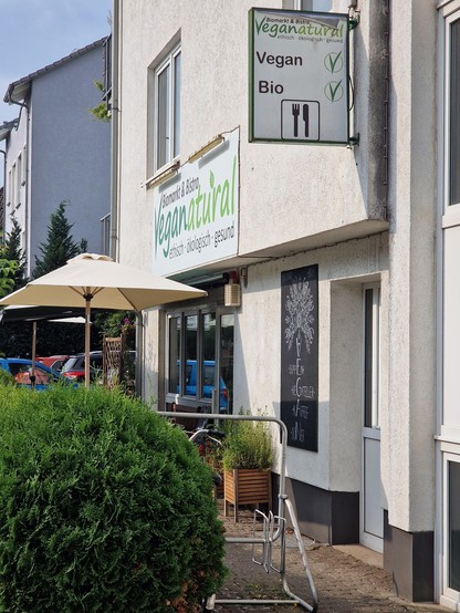 Das Restaurant Veganatural von außen. 