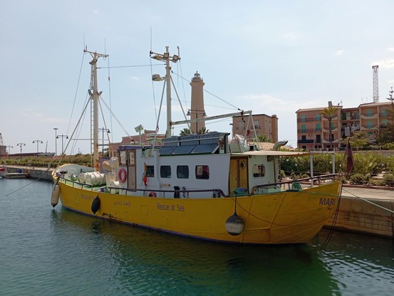 Die MARE*GO im Hafen von Licata