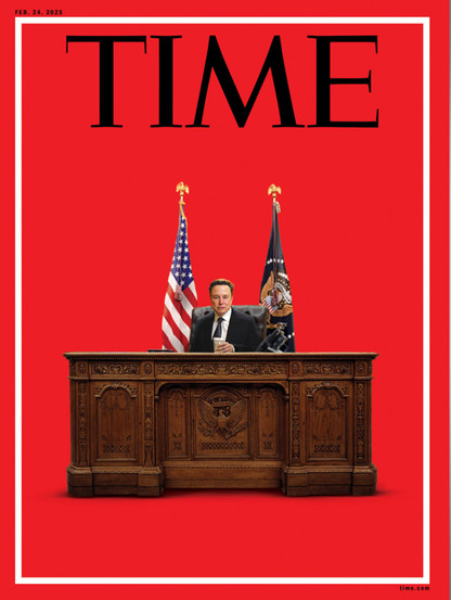 Das „TIME“-Magazin hat in seiner Ausgabe vom 24. Februar 2025 ein Titelbild veröffentlicht, das Elon Musk hinter dem Resolute Desk im Oval Office des Weißen Hauses zeigt. Dieses Cover illustriert einen Artikel mit dem Titel „Inside Elon Musk’s War on Washington“, der sich mit Musks Einfluss auf die US-Regierung und seine Bestrebungen, verschiedene Bundesbehörden zu reformieren, beschäftigt (time.com).

Das Titelbild hat in den Medien und der Öffentlichkeit für Aufsehen gesorgt. Einige Beobachter spekulieren, dass es den ehemaligen Präsidenten Donald Trump verärgern könnte, da er in der Vergangenheit eine besondere Beziehung zum „TIME“-Magazin hatte (nymag.com).

In einer Reaktion auf das Cover wurde Trump gefragt, was er davon halte, dass Elon Musk auf dem Titelbild des „TIME“-Magazins hinter seinem Schreibtisch im Oval Office zu sehen sei. Trump antwortete: „Ist das ‘TIME’-Magazin noch im Geschäft? Das wusste ich gar nicht. Elon macht einen großartigen Job.“ (abcnews.go.com).

Das Cover und der dazugehörige Artikel werfen ein Schlaglicht auf Musks wachsenden Einfluss in politischen Kreisen und seine Bemühungen, die Funktionsweise der US-Regierung zu verändern.