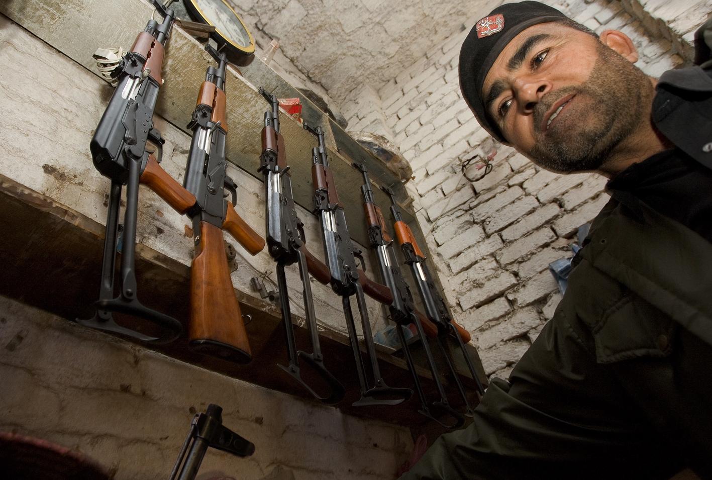 Fakes of rifles in the weapon forges of Darra Adam Khel