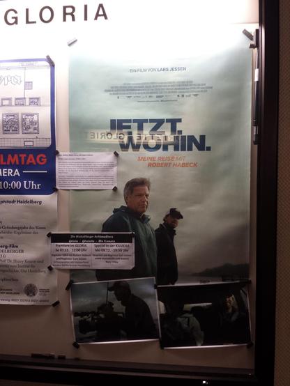 Im Schaufenster vom Kino Gloria: "Jetzt Wohin", der neue Film über die letzte Bundestagswahl mit Robert Habeck. Am 7.12. ist Robert Habeck vor Ort für ein Q&A. Am 8. der Regisseur Lars Jessen.